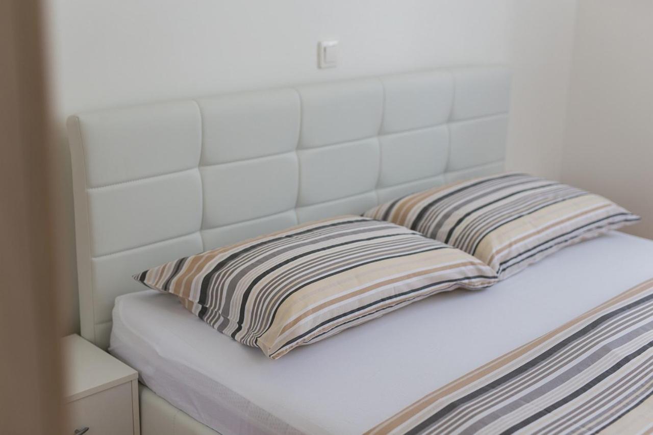 Apartment Anja Krk Town Esterno foto
