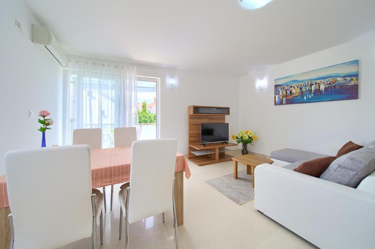 Apartment Anja Krk Town Esterno foto