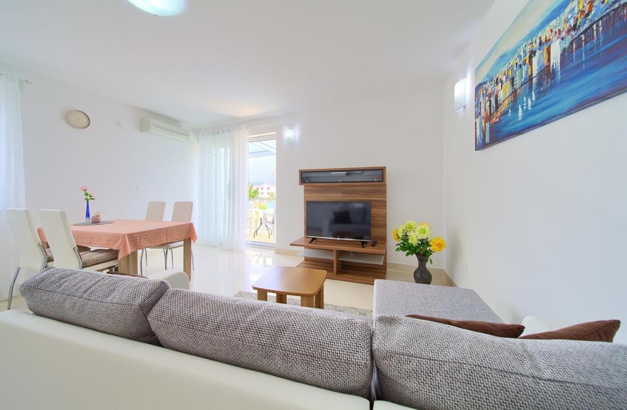 Apartment Anja Krk Town Esterno foto