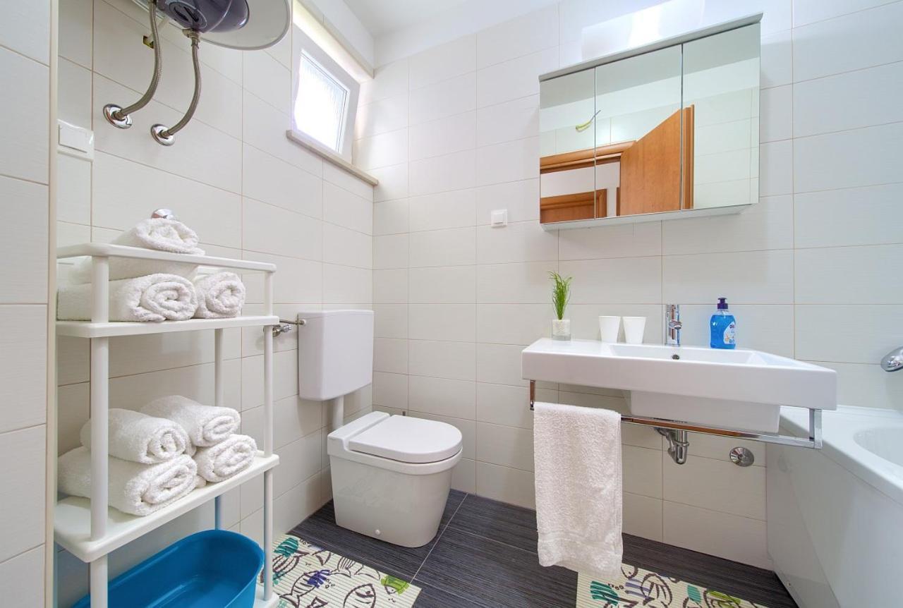 Apartment Anja Krk Town Esterno foto