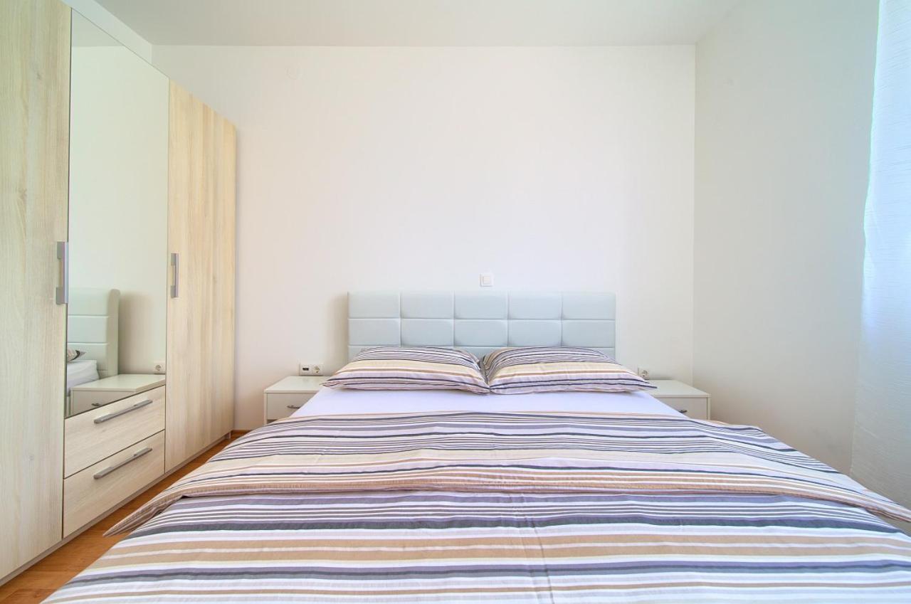 Apartment Anja Krk Town Esterno foto